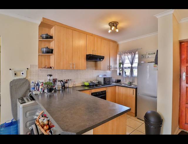 2 BEDROOM APARTMENT RENTED IN WALMER HEIGHTS